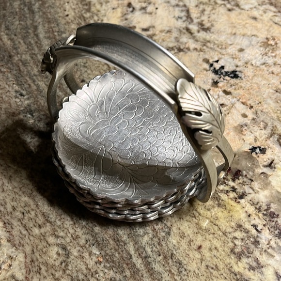 Vintage 6 SILVERLOOK 501 Continental Hand-Wrought Metal Coasters w/Holder - Picture 6 of 7